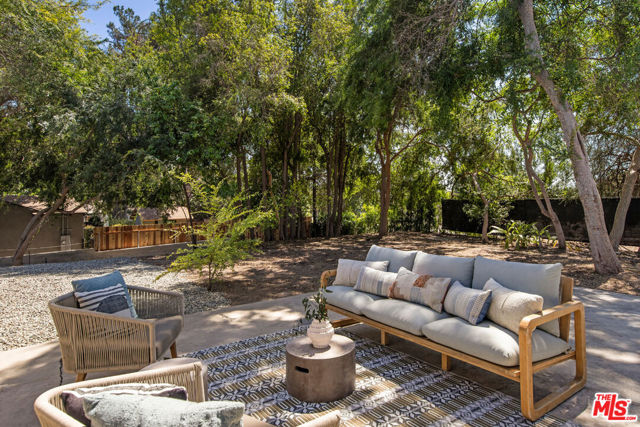 1327 Brampton Road, Los Angeles CA: https://media.crmls.org/mediaz/578e54de-bca0-4ac3-8a2e-b928d57cf13c.jpg