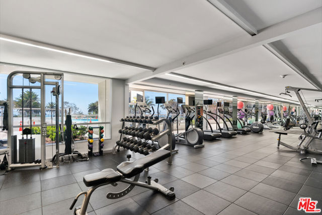 201 Ocean Avenue, Santa Monica CA: https://media.crmls.org/mediaz/578eacbe-5ce5-40bb-bcc4-053968078741.jpg
