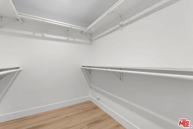 913 913 1/2 N Beverly Glen Boulevard, Bel Air CA: https://media.crmls.org/mediaz/578f3798-9568-40d0-8ad1-911ae626a643.jpg