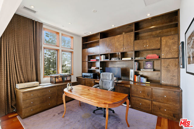 5 Bed Home for Sale in Malibu, California