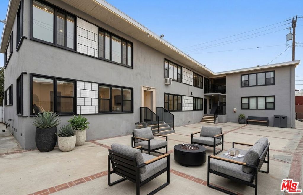 Multifamily at 1475 Venice Boulevard