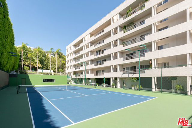 1131 Alta Loma Road, West Hollywood CA: https://media.crmls.org/mediaz/578f991f-c46d-45e7-95d2-23f65982a376.jpg