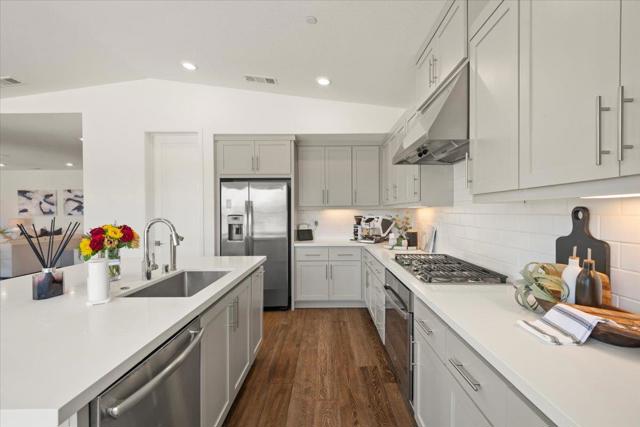 7171 Spumante Court, Gilroy CA: https://media.crmls.org/mediaz/57900054-1598-473c-81b6-416ce300613b.jpg