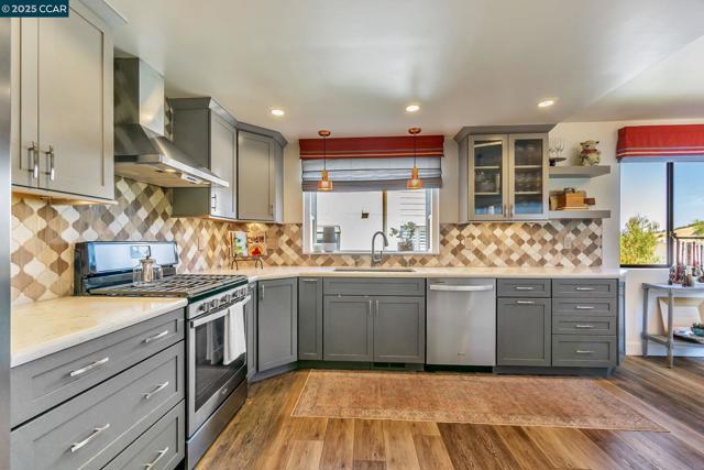 4467 Terra Granada Dr, Walnut Creek CA: https://media.crmls.org/mediaz/5791498f-b908-4024-a33a-f76ffd07c85c.jpg
