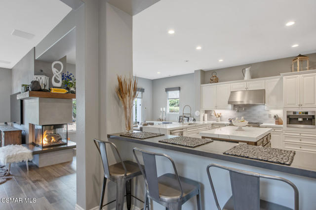 5419 Via Olas, Newbury Park CA: https://media.crmls.org/mediaz/5791885e-a596-4497-b713-70bca77c2ab2.jpg