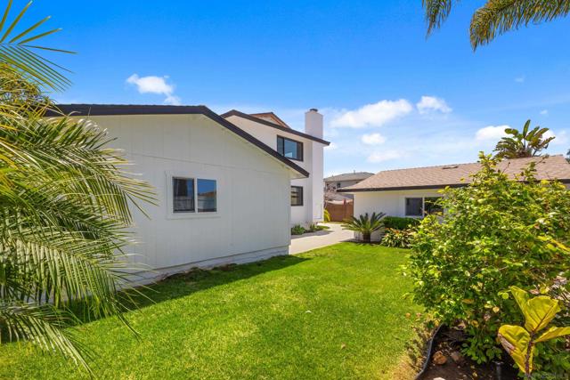 2537 Davis Ave, Carlsbad CA: https://media.crmls.org/mediaz/5791aa5f-6c28-492b-bf97-0ee542ba572d.jpg
