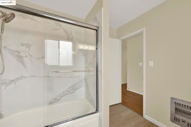2524 Parker Ave, Oakland CA: https://media.crmls.org/mediaz/5792527d-de39-4195-ba75-48ef31e56abb.jpg