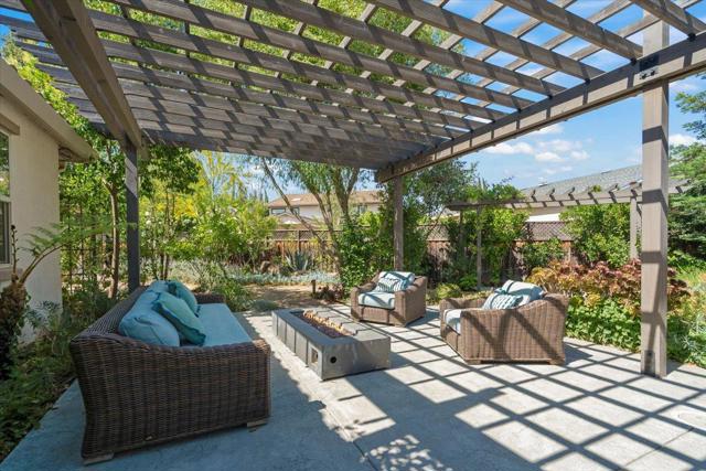 17370 Cesena Court, Morgan Hill CA: https://media.crmls.org/mediaz/57929066-9ea0-4985-8d27-cf26ad6968ec.jpg