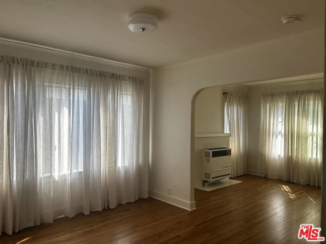 543 S Chicago Street, Los Angeles CA: https://media.crmls.org/mediaz/579344e7-b58c-4ca6-9531-ea0ca72b7d6c.jpg