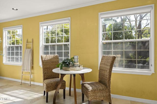 354 Arnett Avenue, Ventura CA: https://media.crmls.org/mediaz/579350ae-f261-4e44-911a-747340ef03a8.jpg