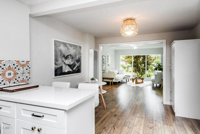 238 W Center Street, Ventura CA: https://media.crmls.org/mediaz/5793caf9-f359-4b90-b5bf-e42eed966a55.jpg