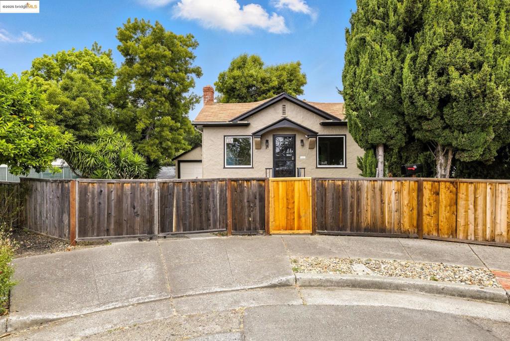 30 Murdock Ct