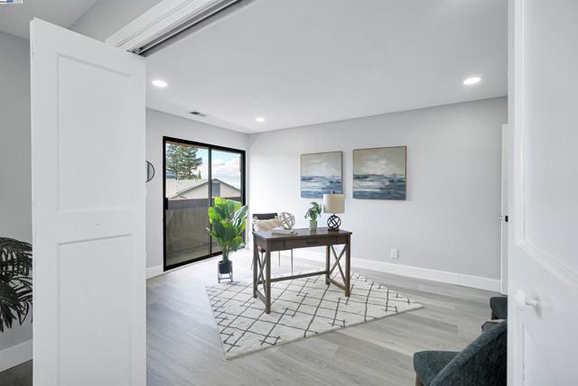 Image 27 of 55 For 26937 Hayward Blvd  217