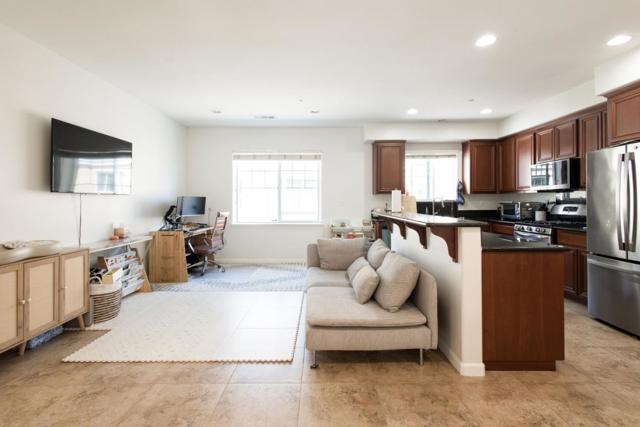 2725 Lavender Terrace, San Jose CA: https://media.crmls.org/mediaz/579456a5-fb39-467b-b654-81cc983745c5.jpg