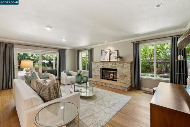 210 Still Creek Rd, Danville CA: https://media.crmls.org/mediaz/57949323-4fcc-4575-b0ca-bde986016688.jpg