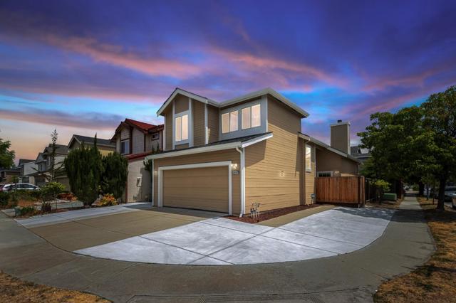 34348 Siward Drive, Fremont CA: https://media.crmls.org/mediaz/5794ad9d-39b6-4206-b61f-5f2541773c26.jpg