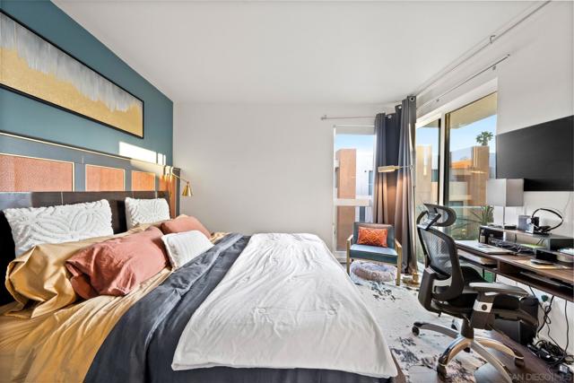 2875 B Street, San Diego CA: https://media.crmls.org/mediaz/57967ffd-be79-4236-a9b7-fd4863cec70d.jpg