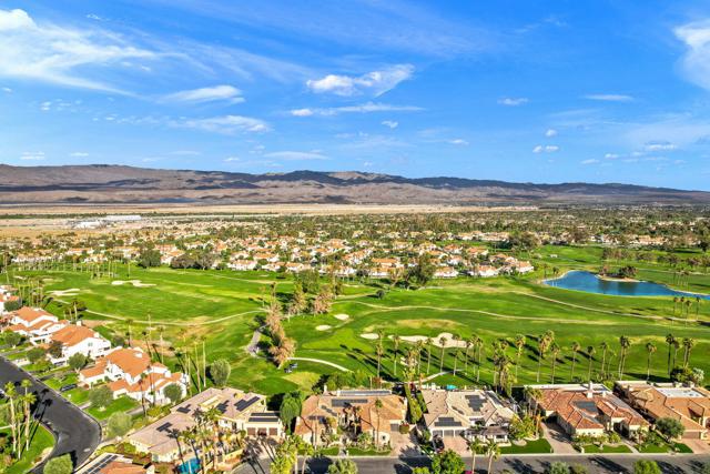 352 Crest Lake Drive, Palm Desert CA: https://media.crmls.org/mediaz/5796ba1d-9da8-48e1-b756-401c5806fe82.jpg