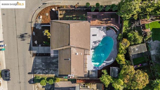 3459 Pinewood Dr, Hayward CA: https://media.crmls.org/mediaz/579741e6-483e-4638-9e9c-869b019f2166.jpg