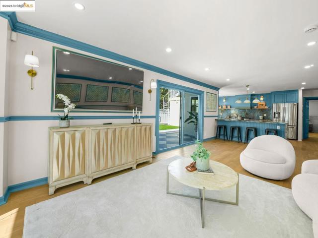 Image 12 of 48 For 8 Skander Ct