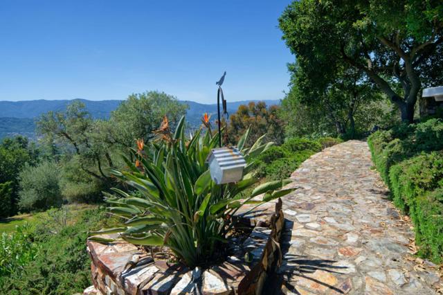 20753 Scenic Vista Drive, San Jose CA: https://media.crmls.org/mediaz/5797ffd4-77f5-4f0a-bb59-378cddb308e6.jpg