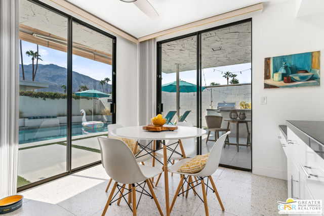 1404 E Sierra Way, Palm Springs CA: https://media.crmls.org/mediaz/57983cbc-7080-4db9-aa94-75994a9f4a7c.jpg