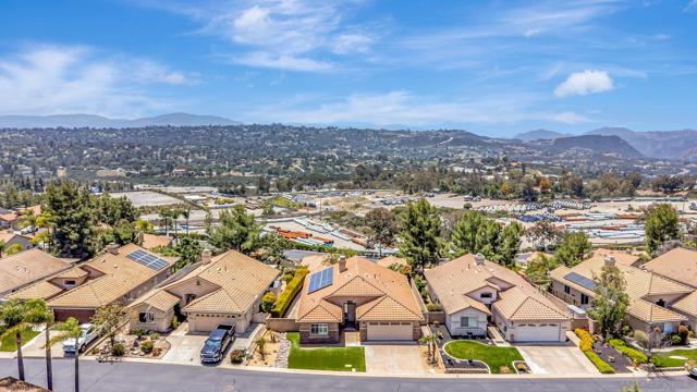 2361 Columbine Dr, Alpine CA: https://media.crmls.org/mediaz/57984041-c1fd-45f8-8aaa-d37ef0c6b4e6.jpg