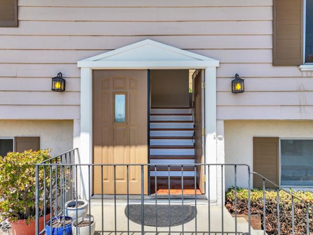 423 Riviera Drive, Union City CA: https://media.crmls.org/mediaz/5798736a-9e0e-4b48-a9b1-2dc8ac7df379.jpg