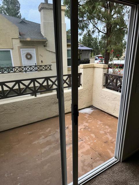 Detail Gallery Image 14 of 15 For 2085 Lakeridge Cir #202,  Chula Vista,  CA 91913 - 2 Beds | 2 Baths