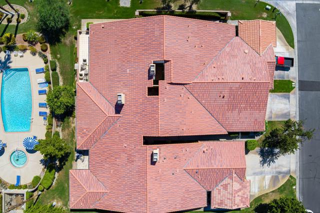 4 Maximo Way, Palm Desert CA: https://media.crmls.org/mediaz/57990f05-11f4-4155-85a9-110ec2a541bd.jpg