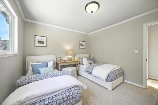 2084 San Carlos Avenue, San Carlos CA: https://media.crmls.org/mediaz/5799ae30-36e5-4104-b8b6-b2c27ba01c0f.jpg