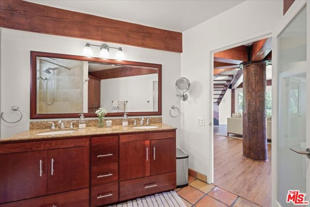 1746 Deerhill Trail, Topanga CA: https://media.crmls.org/mediaz/5799da32-375f-4c9e-9647-6656dc6abcfc.jpg