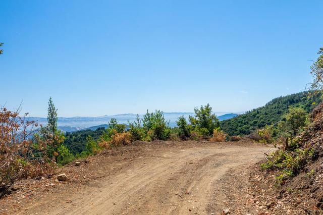 924 Croy Ridge Road, Gilroy CA: https://media.crmls.org/mediaz/5799df45-9941-4f34-9cd8-1418c2be44b7.jpg