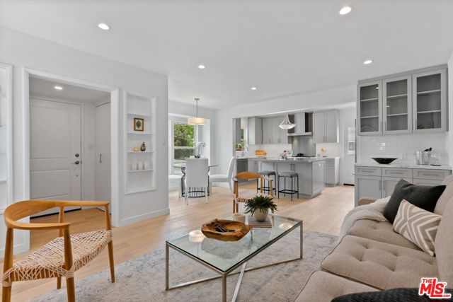 2671 Federal Avenue, Los Angeles CA: https://media.crmls.org/mediaz/579abefa-fef5-437f-8dd1-c0cfb068b863.jpg