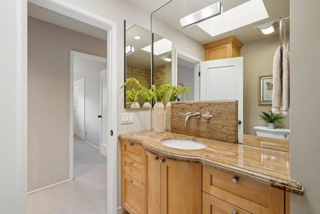 20 Bear Gulch Drive, Portola Valley CA: https://media.crmls.org/mediaz/579b1d77-c9e0-439e-ae4c-3a41bc1d53fd.jpg