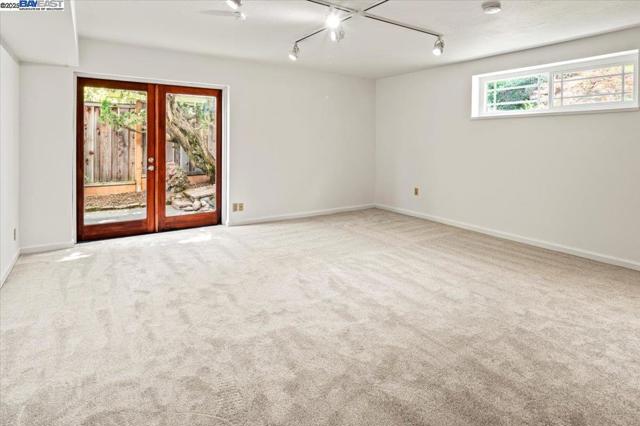 3554 Arcadian Ct, Castro Valley CA: https://media.crmls.org/mediaz/579b3763-a278-413d-9d95-6eb733aa7cb0.jpg