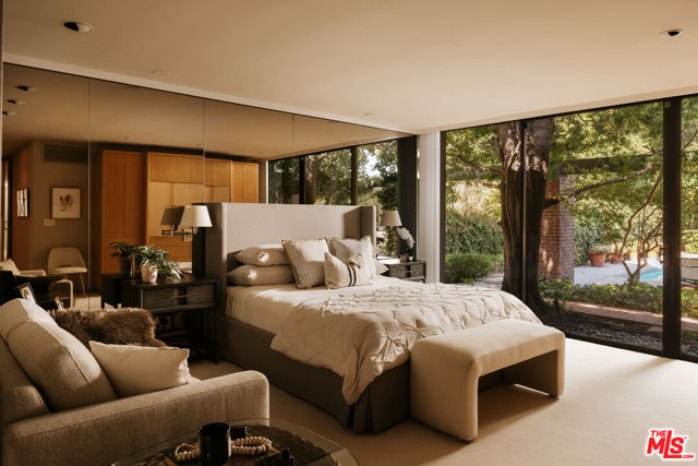 5 Bed Home for Sale in Los Angeles, California