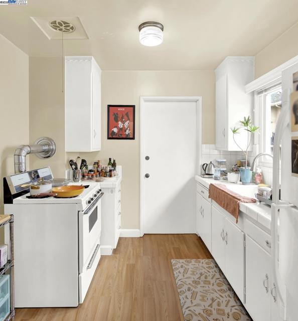 Image 26 of 32 For 3627 Loma Vista Ave