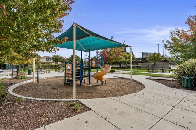 130 Lusitano Way, Gilroy CA: https://media.crmls.org/mediaz/579c18ca-137a-487c-81ed-4d623540ac24.jpg