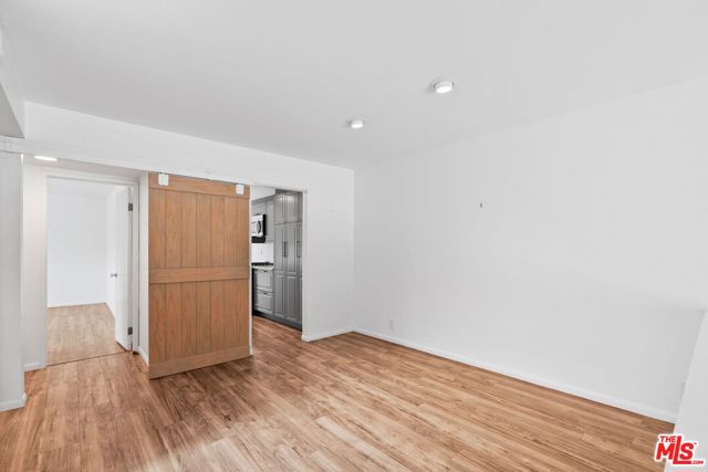 17114 Palisades Circle, Pacific Palisades CA: https://media.crmls.org/mediaz/579c1954-cb80-454e-8c51-b24f770f672b.jpg