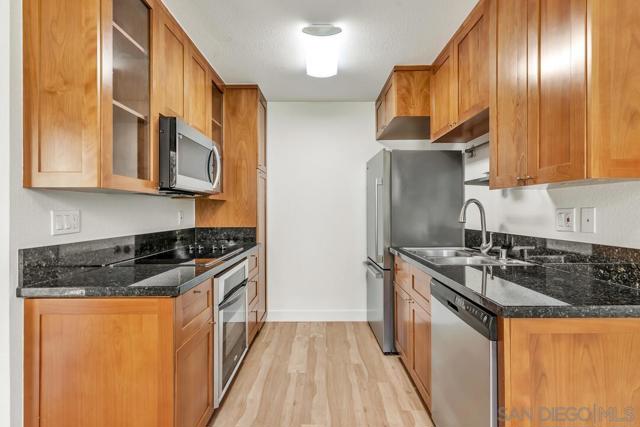 8521 Villa La Jolla Drive, La Jolla CA: https://media.crmls.org/mediaz/579cfbc1-46cf-47bc-a4fc-ac3f7483b564.jpg