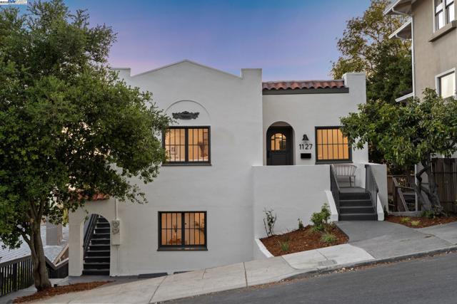 1129 WELLINGTON STREET, Oakland CA: https://media.crmls.org/mediaz/579d0a79-9c44-4816-993d-d733e4546da6.jpg