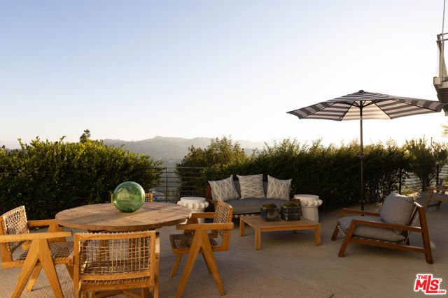 6300 Mulholland Highway, Los Angeles CA: https://media.crmls.org/mediaz/579d390f-7931-41c9-b59f-9b4e55980a93.jpg