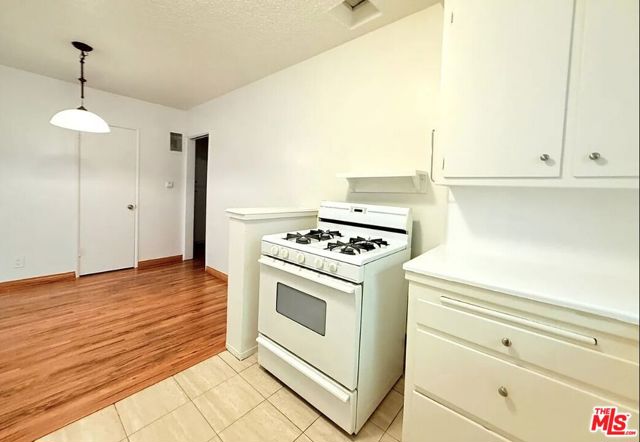 12325 Riverside Drive photo 5