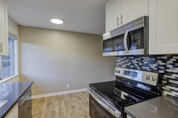 2220 Lake Road, Belmont CA: https://media.crmls.org/mediaz/579d487d-1196-4379-a9a4-a5292885d164.jpg