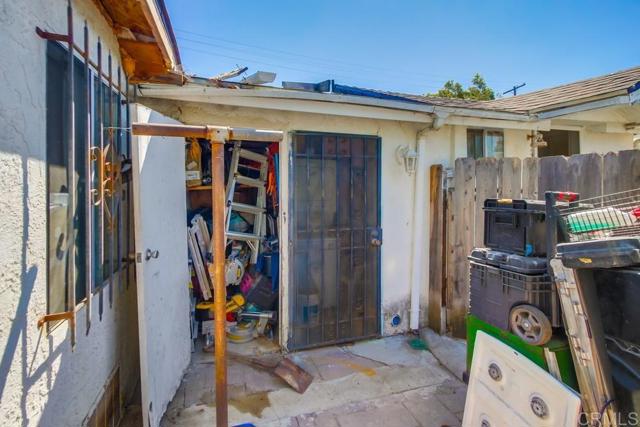 1828 34 B Avenue, National City CA: https://media.crmls.org/mediaz/579e2907-fed9-4518-b375-9686c68ab517.jpg