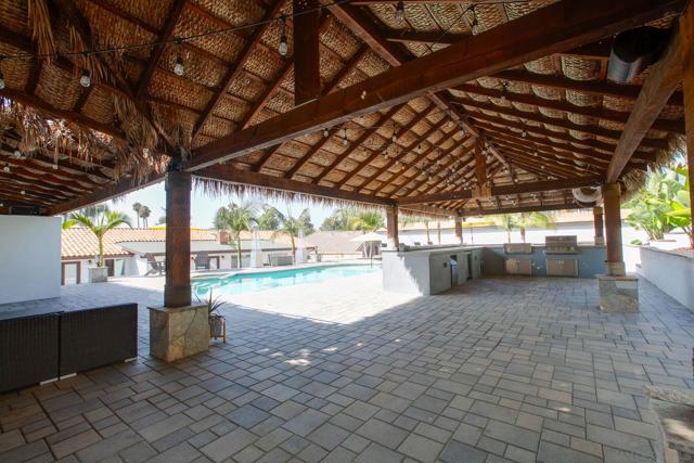 704 Matagual Dr, Vista CA: https://media.crmls.org/mediaz/579e815b-8b6f-4705-a7ca-50cf4258ecec.jpg