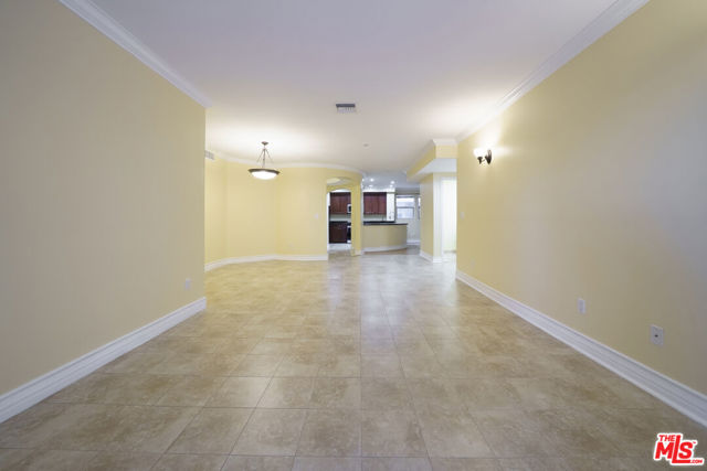 122 N Clark Drive, West Hollywood CA: https://media.crmls.org/mediaz/579e8984-1b7b-446f-b9d6-ee907c28c6e3.jpg