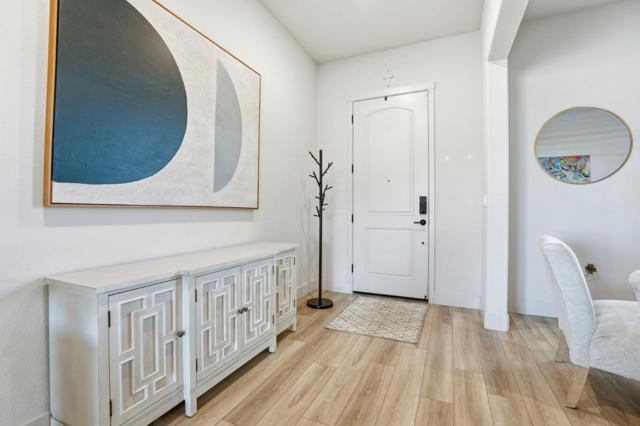 208 Luna Way, Hollister CA: https://media.crmls.org/mediaz/579eaf35-b8de-4b30-93d2-ab88050d0cd0.jpg