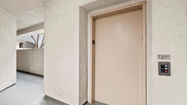 2894 Torrey Pines Rd, La Jolla CA: https://media.crmls.org/mediaz/579ec13e-336f-4b41-8c70-7bace425c346.jpg